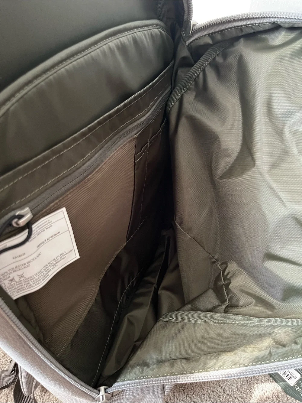 BNWT - Osprey Arcane Urban Grey Everyday Backpack